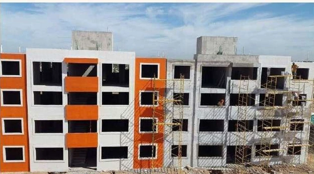 Edificios con moldes de aluminio